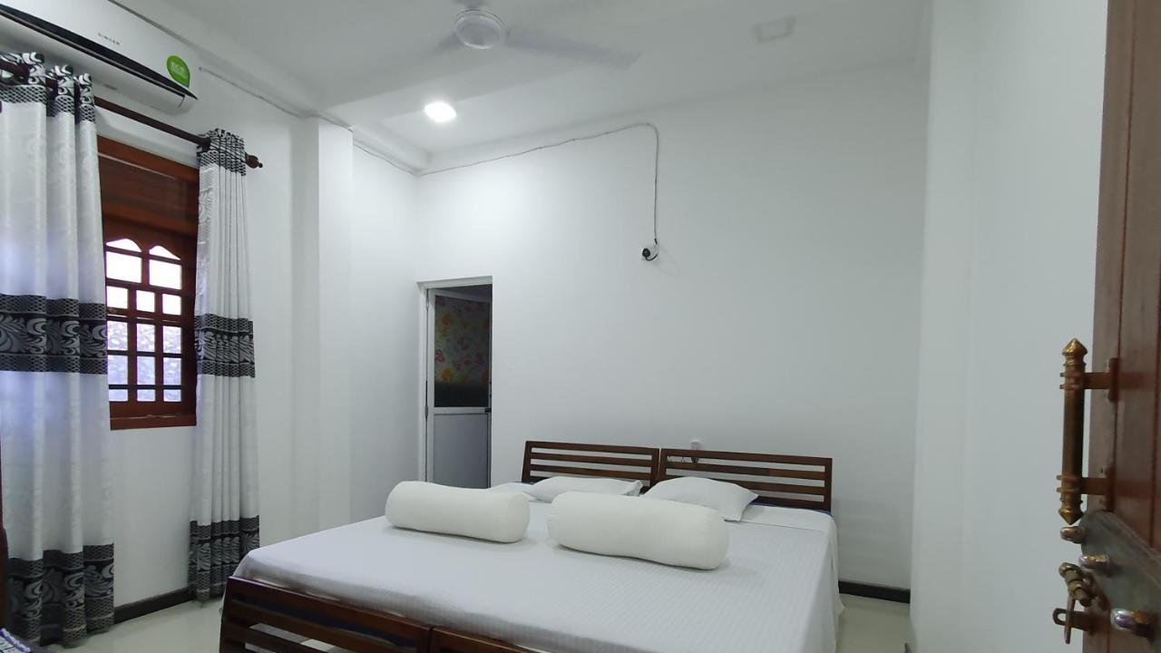 Bandulas Beach House Hikkaduwa Kültér fotó